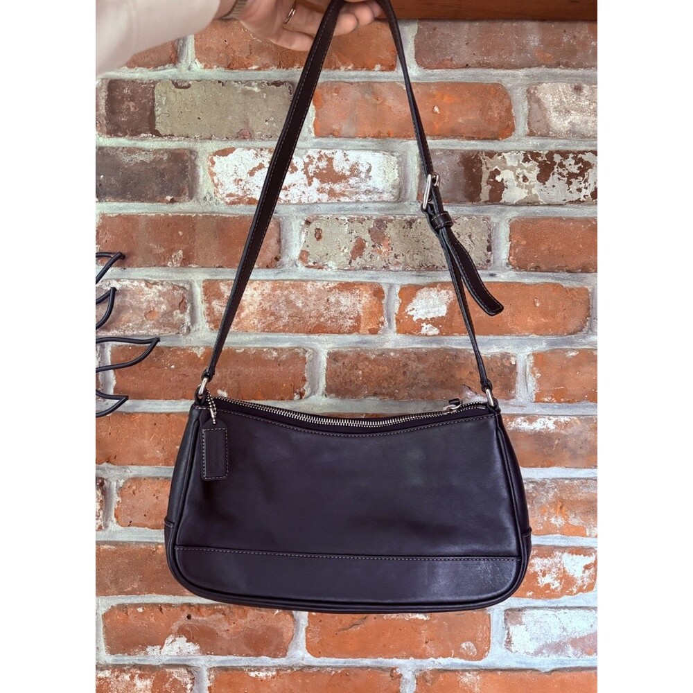 Vintage 1993 Coach Style 7587 Black Leather Shoulder Bag Y2K Adjustable Strap